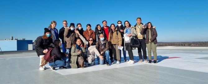 Pflegefachpersonen von den Phillipinen au dem Dach des UKE