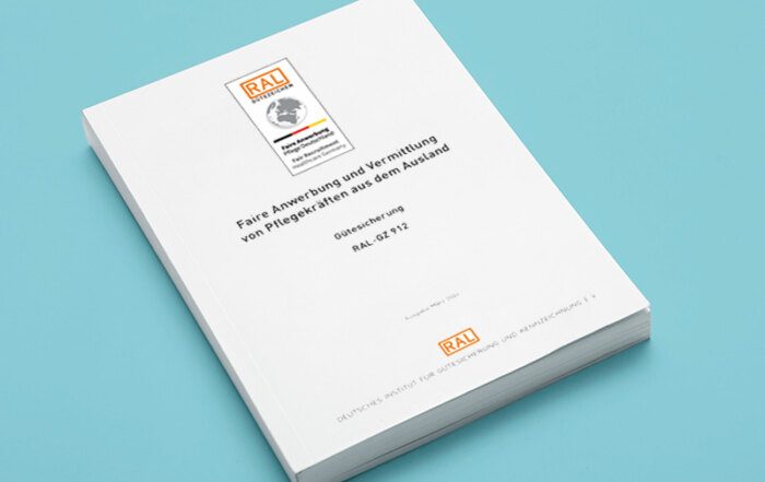 Anforderungskatalog Titel auf blauem Hintergrund